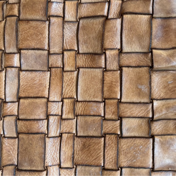 Genuine leather cross body woven bag. Dual compartment. - Picture 3 of 4